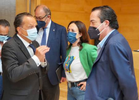 Miembros de la Comisión con el presidente del Consejo
